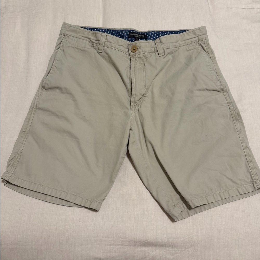 Banana Republic Men's Light Gray Shorts